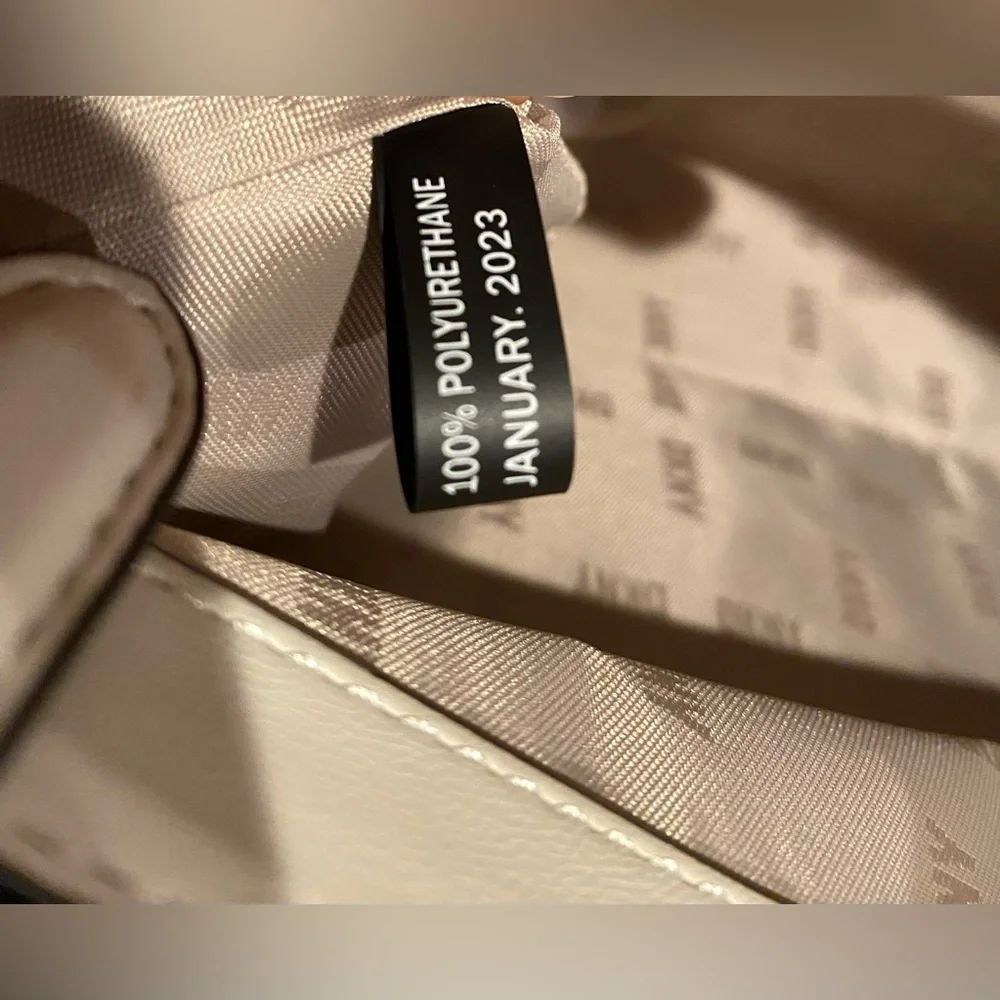 NWOT DKNY Medium Veronica Cream Quilted Satchel Shoulder Bag Gold-Tone Chain - Picture 13 of 16